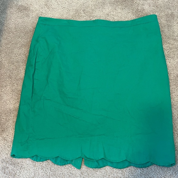 J. Crew Dresses & Skirts - J. Crew Green Scalloped Skirt Size 18